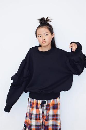 <img class='new_mark_img1' src='https://img.shop-pro.jp/img/new/icons14.gif' style='border:none;display:inline;margin:0px;padding:0px;width:auto;' />【frankygrow】  VORIOUS FRILL SLV DOUBLE AIR PO (F1)  BK 2025AW