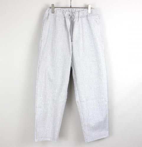 <img class='new_mark_img1' src='https://img.shop-pro.jp/img/new/icons14.gif' style='border:none;display:inline;margin:0px;padding:0px;width:auto;' />【MAAROOK 】  モノトーンデニムイージーパンツ (F)  シロ 2025AW