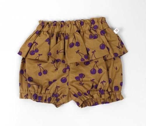 <img class='new_mark_img1' src='https://img.shop-pro.jp/img/new/icons14.gif' style='border:none;display:inline;margin:0px;padding:0px;width:auto;' />【MAAROOK】 オータムフラワー・チェリーPTbabyペプラムブルマ (キャメル系) 2025AW