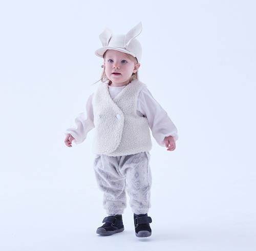 <img class='new_mark_img1' src='https://img.shop-pro.jp/img/new/icons14.gif' style='border:none;display:inline;margin:0px;padding:0px;width:auto;' />【eLfinFolk】 Sheep boa Baby Vest (80〜90)ivory 2025AW