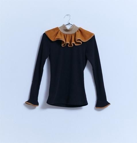 <img class='new_mark_img1' src='https://img.shop-pro.jp/img/new/icons14.gif' style='border:none;display:inline;margin:0px;padding:0px;width:auto;' />ZoZIO Bat tops Fblack  2025AW