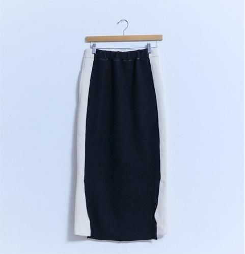 <img class='new_mark_img1' src='https://img.shop-pro.jp/img/new/icons14.gif' style='border:none;display:inline;margin:0px;padding:0px;width:auto;' />ZoZIO  Ori skirt (S~M)black 2025AW