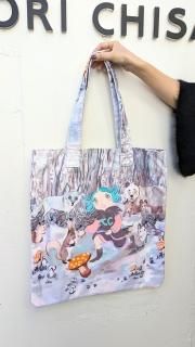 SINGIN' IN THE WOODS TOTE