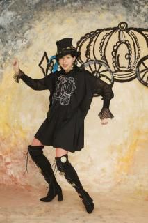 SHIRRING EMBROIDERY DRESS