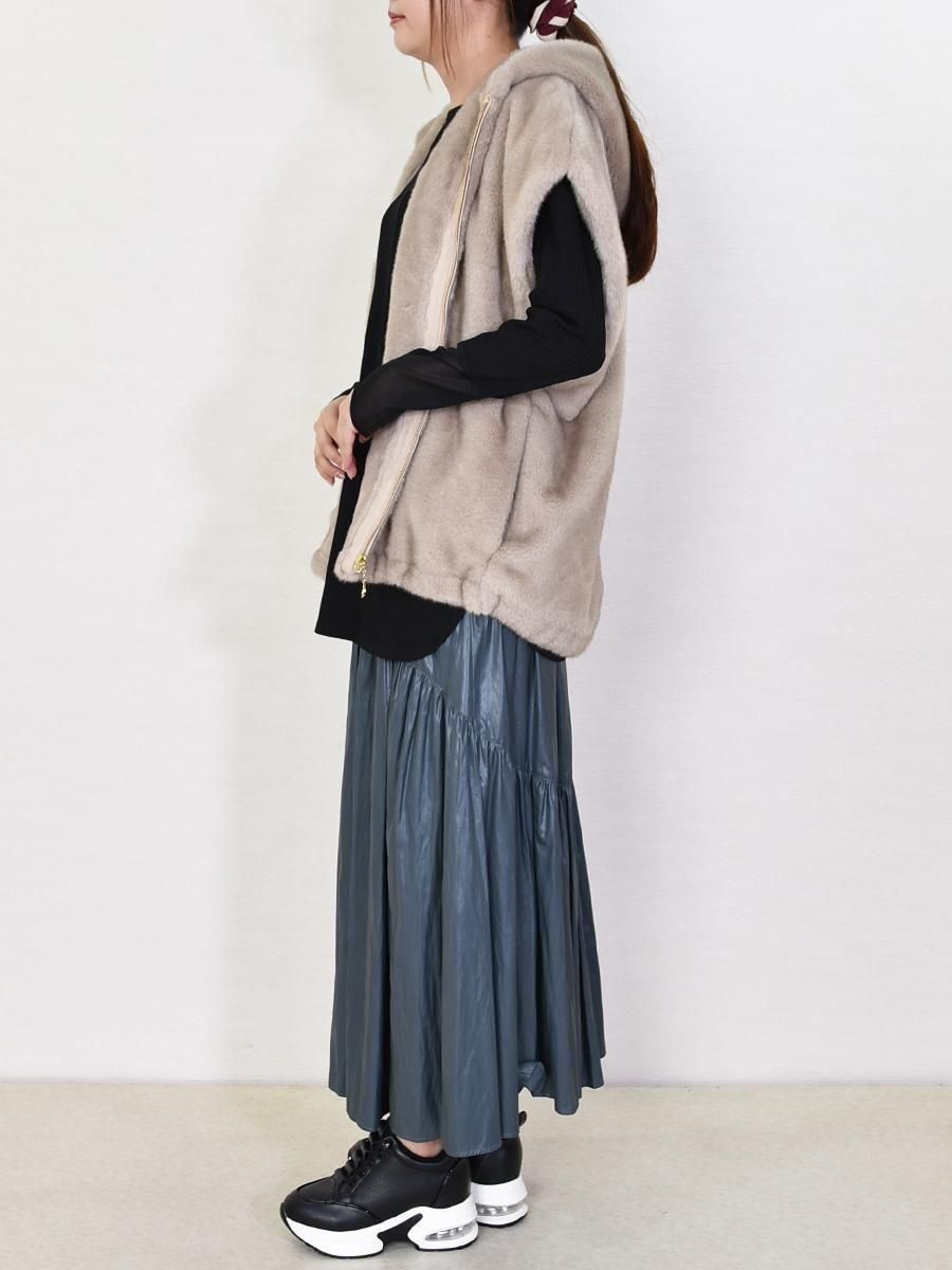 パシオーネ ベスト PASSIONE(パシオーネ)ファーフード付きベストの通販