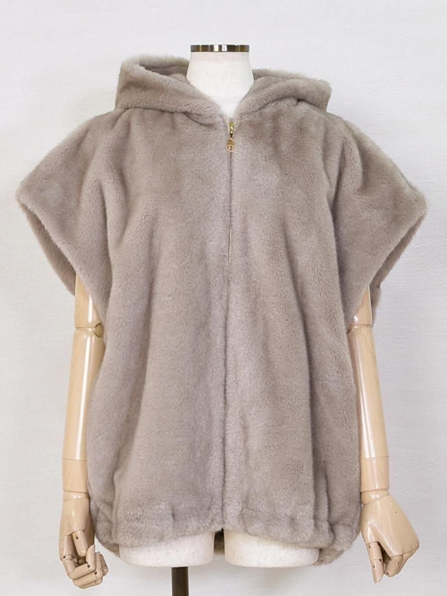 PASSIONE(パシオーネ)ファーフード付きベストの通販