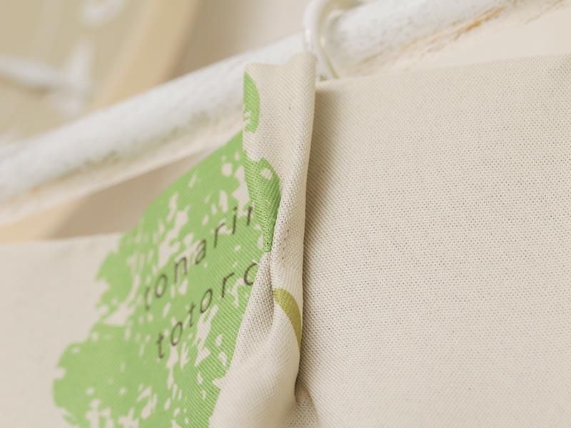 ジブリシリーズ!トトロがくすの木にかくれんぼの可愛いカーテン ジブリシリーズ!トトロがくすの木にかくれんぼの可愛いカーテン