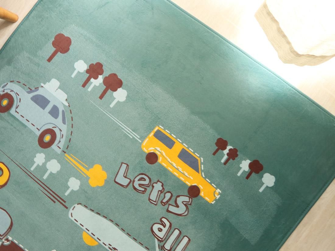 丸洗いok レトロかわいい車イラストのプリントキッズラグ カー 約130x190cm ラグ カーペット通販 びっくりカーペット