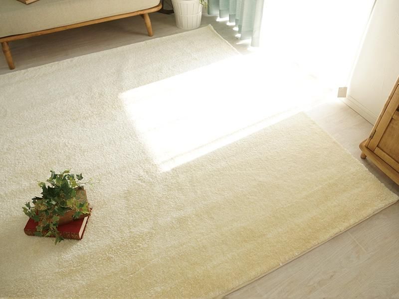 ラグジュアリーに光るさらふわ高密度シャギーラグ『ジェイド