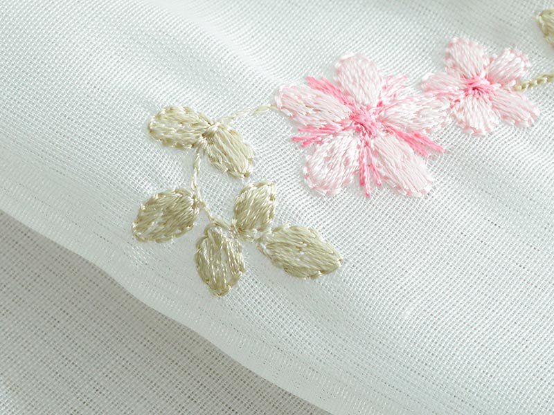 100サイズから選べる！可愛い小花の刺繍のレースカーテン『ドレアス』- ラグ・カーペット通販【びっくりカーペット】