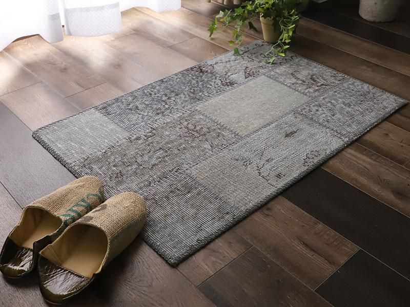 世界にたった1つ。斬新でモダンな『ビンテージパッチワークマット #02