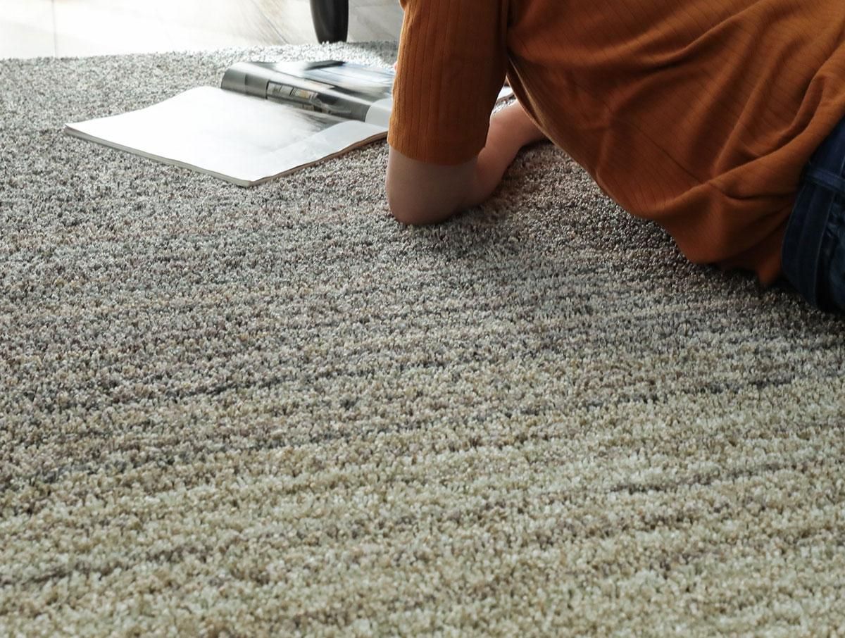 丈夫で長持ちするナイロン100％繊細な色彩のグラデーションラグ