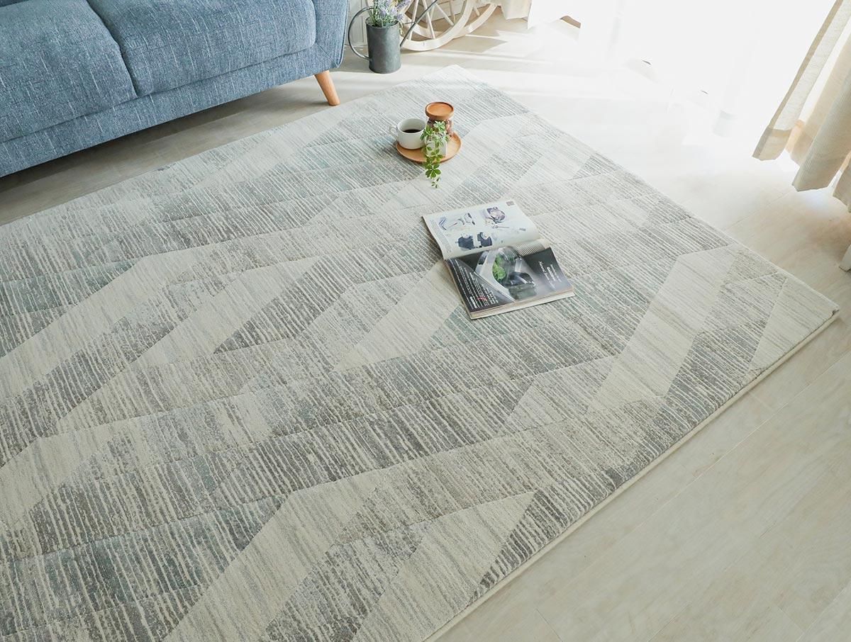 あみ目のような幾何学模様がお洒落！ベルギー製ウィルトン織ラグ