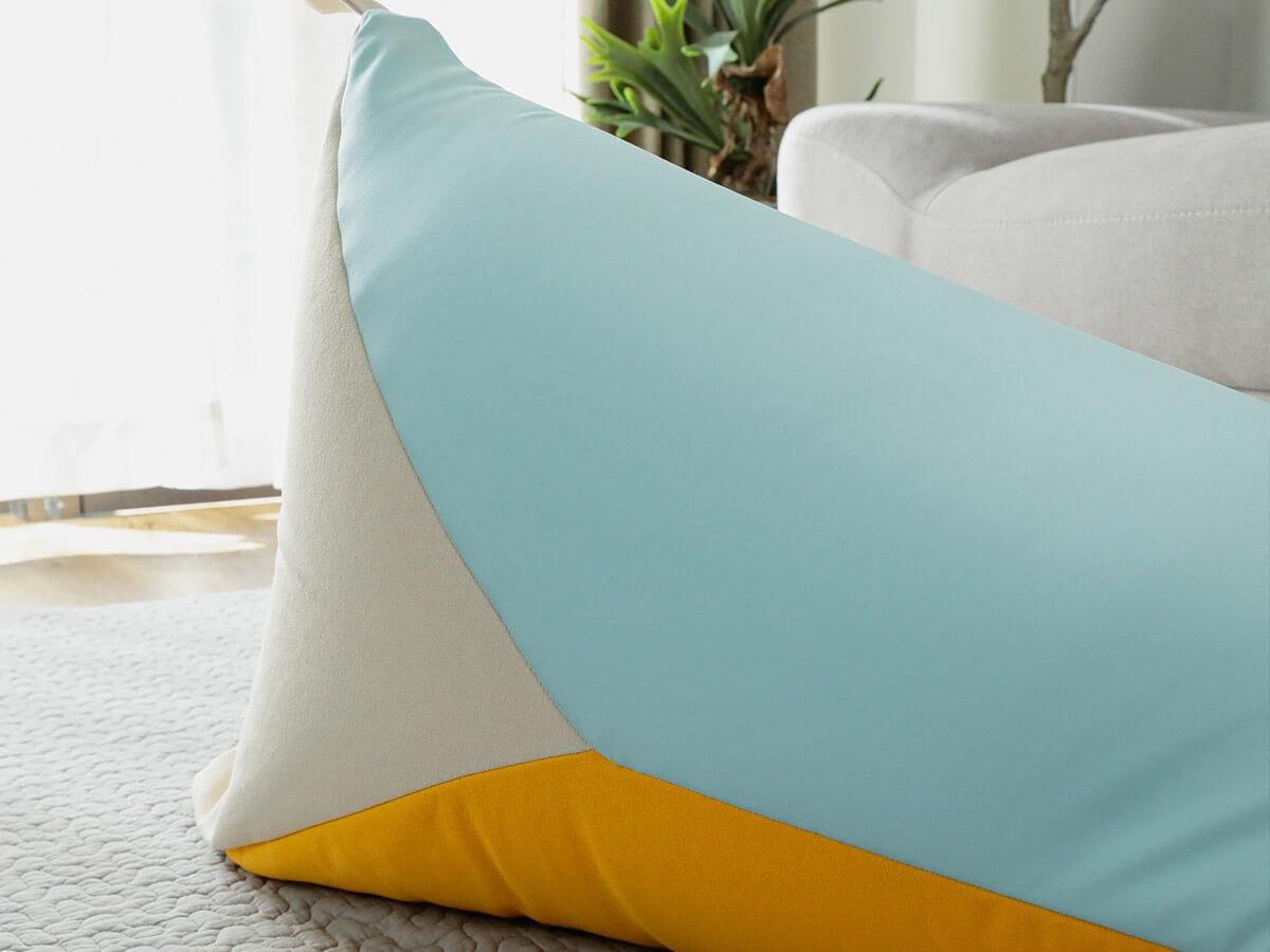 身体にフィットするカラフルなビーズクッション『カラード ブルー