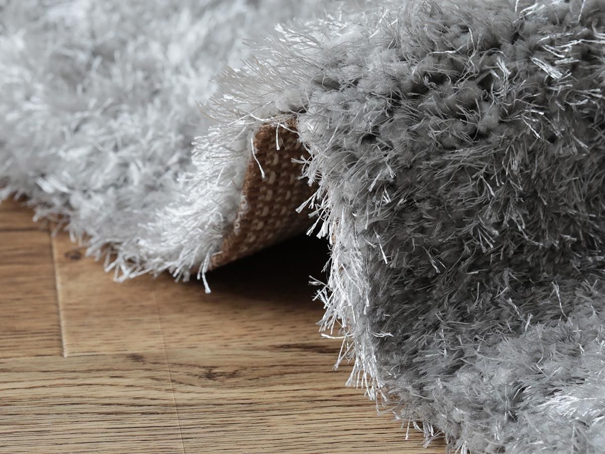 長めの毛足が心地良い！遊び毛が出にくいウィルトン織のトルコ産