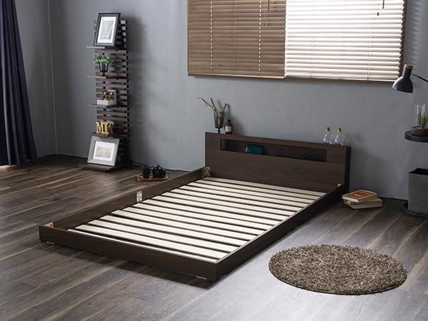 おしゃれでお部屋が広く見えるローベッド。ナチュラルな木目模様 おしゃれでお部屋が広く見えるローベッド。ナチュラルな木目模様