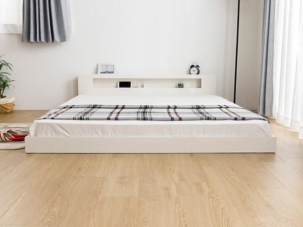 おしゃれでお部屋が広く見えるローベッド。ナチュラルな木目模様 おしゃれでお部屋が広く見えるローベッド。ナチュラルな木目模様