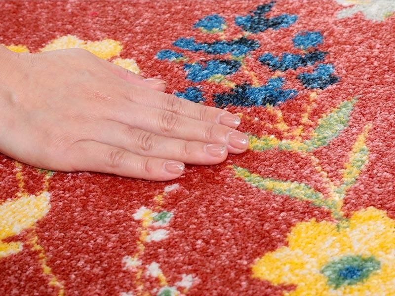ボタニカルな花柄のあしらいがかわいい!ベルギー産ウィルトン織 ボタニカルな花柄のあしらいがかわいい!ベルギー産ウィルトン織