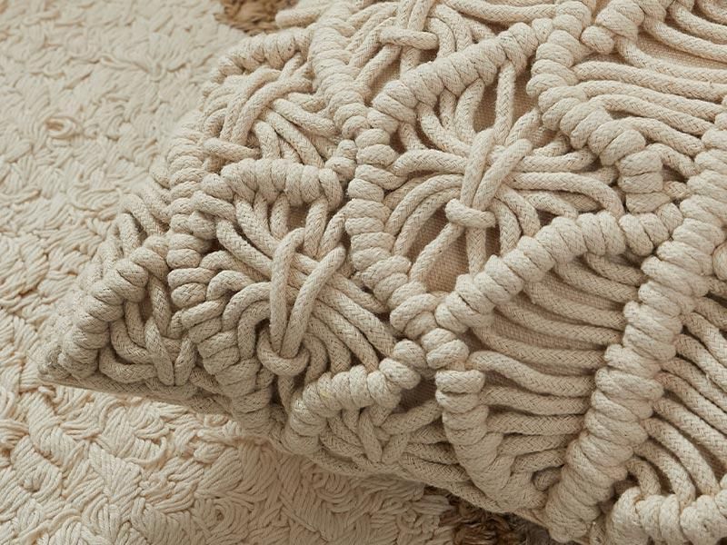 インド綿100％天然素材！爽やかなマクラメのデザインクッション