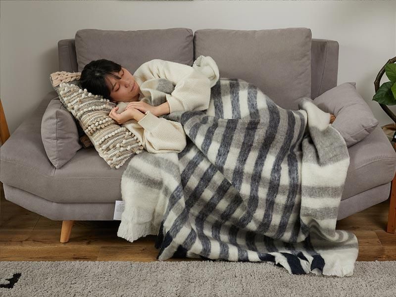 ギフト対応】苦手な冬が心待ちになる。ウール混紡ブランケット ギフト対応】苦手な冬が心待ちになる。ウール混紡ブランケット