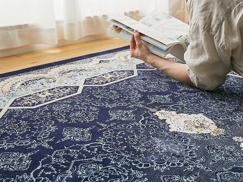 デザインが浮き立つ豪華な織。世界最高レベルの超高密度で織られた