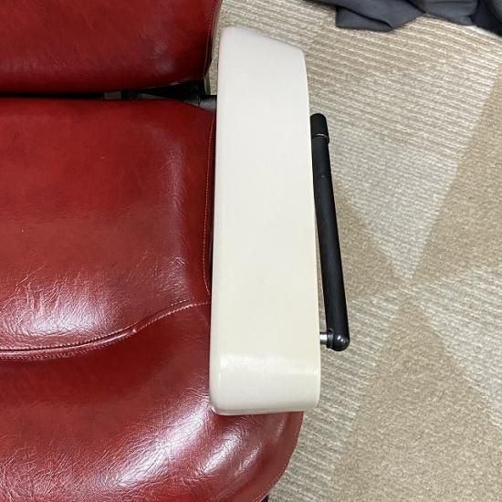 中古】タカラベルモント 理容椅子『CREAⅡ(クリエⅡ)』レッド 中古】タカラベルモント 理容椅子『CREAⅡ(クリエⅡ)』レッド