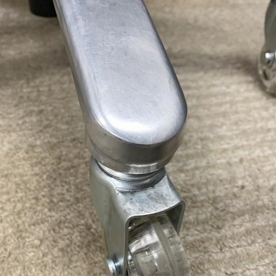 完売【中古】タカラベルモント スツール『D-STOOL』 - 理美容 完売【中古】タカラベルモント スツール『D-STOOL』 - 理美容