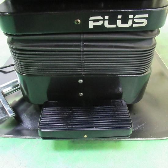 完売【中古】タカラベルモント 理容椅子『PLUS（プラス）』 - 理