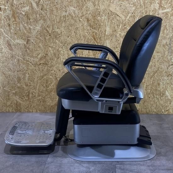 奥*誉様 理容椅子　タカラベルモントBB-8900 黒 奥*誉様 理容椅子 タカラベルモントBB-8900 黒