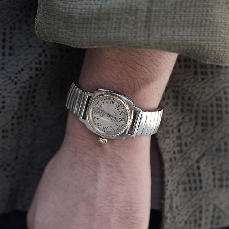 ヴァーグウォッチ VAGUE WATCH CO. 腕時計 Coussin Early Extension ヴァーグウォッチ VAGUE WATCH CO. 腕時計 Coussin Early Extension