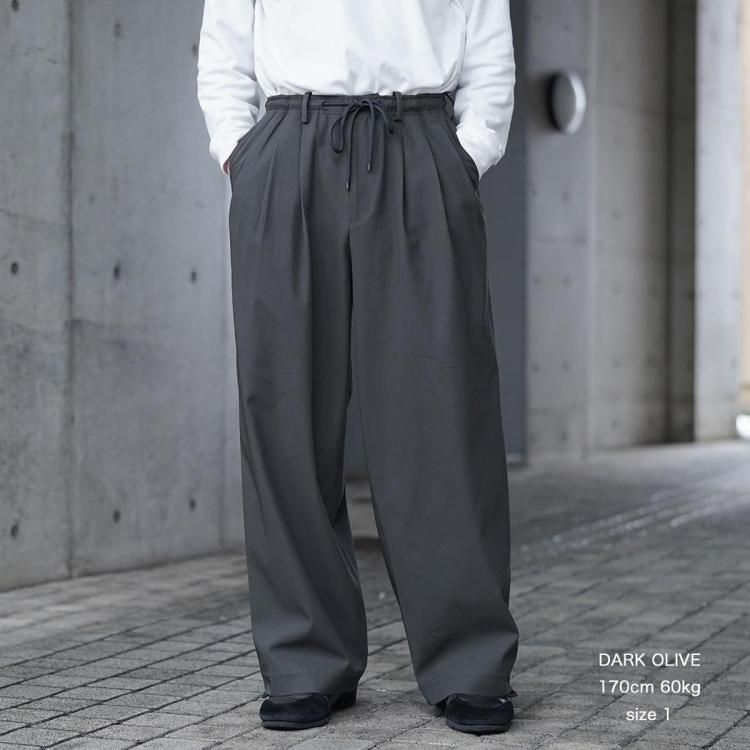 マーカウェア MARKAWARE 25ss トリプルプリーツイージー マーカウェア MARKAWARE 25ss トリプルプリーツイージー