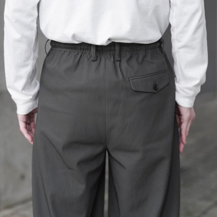 マーカウェア MARKAWARE 25ss トリプルプリーツイージー マーカウェア MARKAWARE 25ss トリプルプリーツイージー