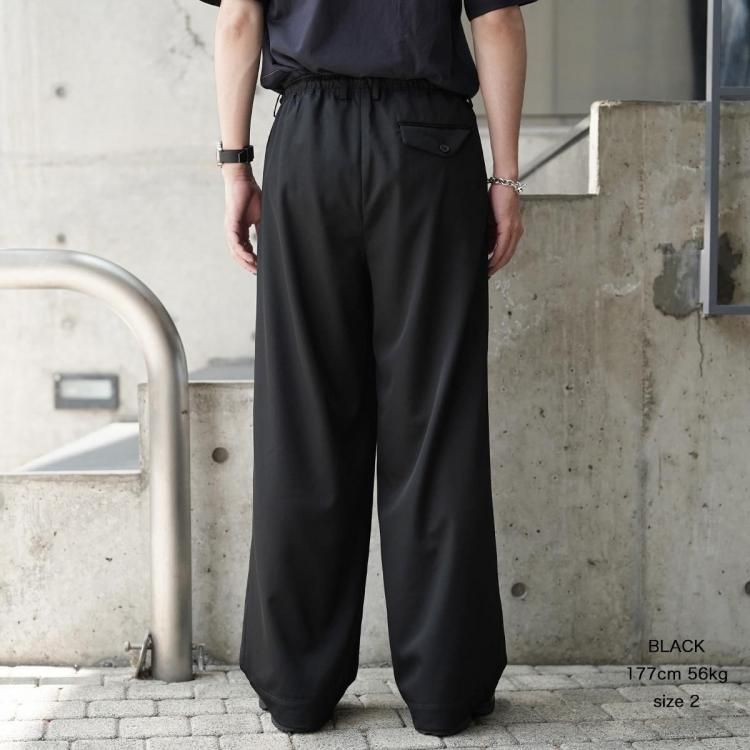 24SSマーカウェア TRIPLE PLEATED EASY TROUSERS MARKAWARE/マーカウェア】TRIPLE PLEATED EASY TROUSERS