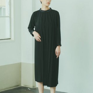 <img class='new_mark_img1' src='https://img.shop-pro.jp/img/new/icons14.gif' style='border:none;display:inline;margin:0px;padding:0px;width:auto;' />Pleats Dress【WHYTO.】