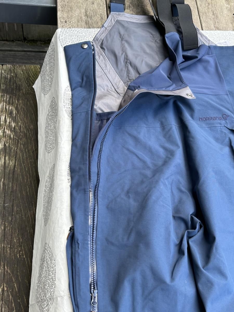 ノローナ　NORRONA tamok Bib Gore-tex pro タモック NORRONA tamok Gore-Tex Pro Bib M's ノローナ メンズ - 2DOORS