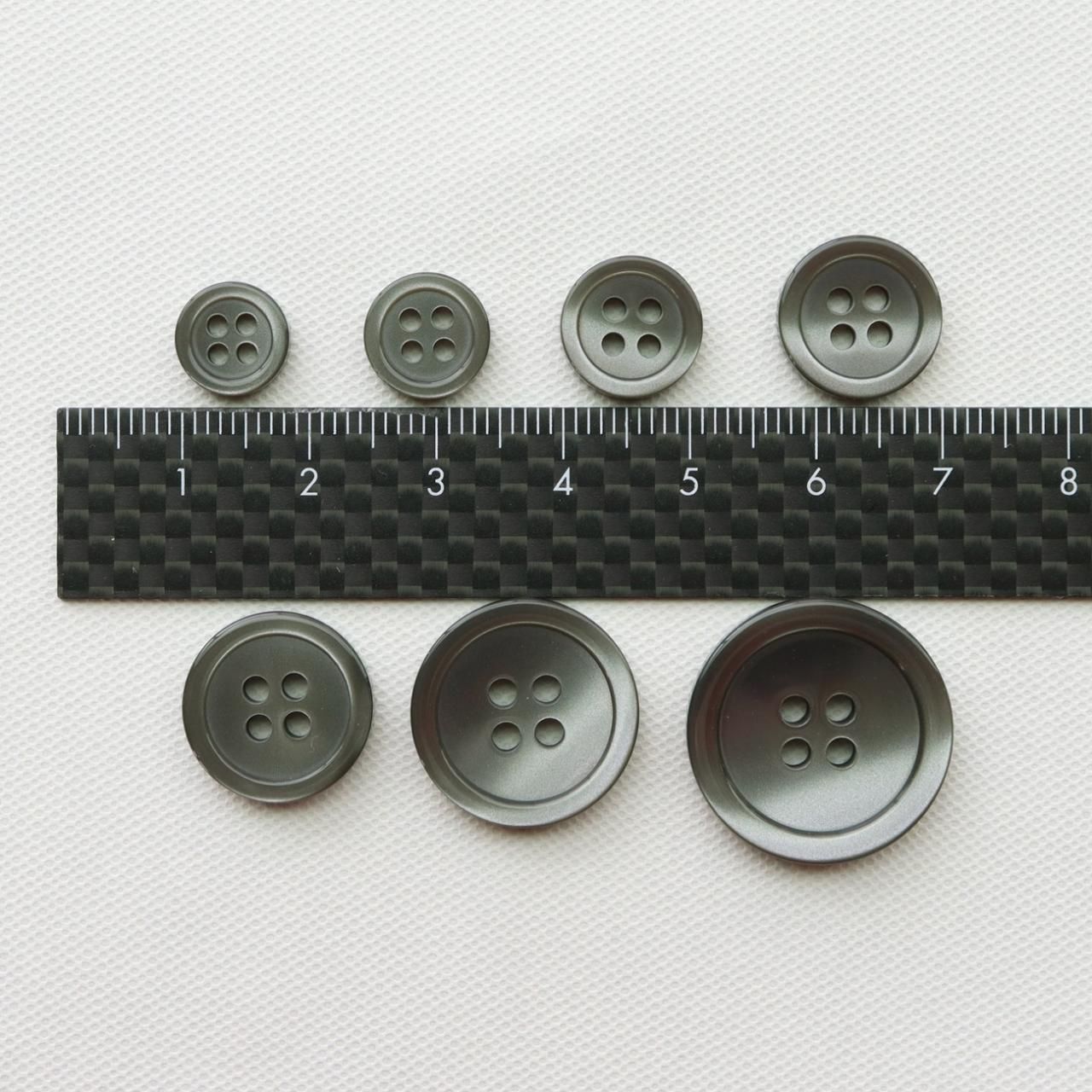 高瀬貝 貝ボタン 定番の17型 4穴 | 釦工房 natural-buttons