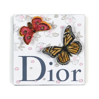 <img class='new_mark_img1' src='https://img.shop-pro.jp/img/new/icons1.gif' style='border:none;display:inline;margin:0px;padding:0px;width:auto;' />Dior Butterfly Swarm 559159
