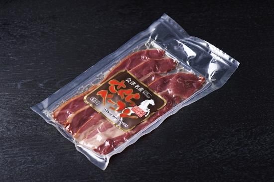 国産馬ばらを使ったさくらベーコン80g 肉のおおくぼ 国産馬刺し 馬肉の通販 お取り寄せ ギフト お歳暮におすすめ