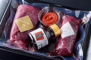 【送料無料】 【ギフト】 【セット】 【約5人前】会津ブランド認定国産馬刺し ロース200g ヒレ200g 【自家製にんにく辛子味噌&あごだし醤油付き】