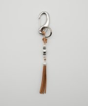 <img class='new_mark_img1' src='https://img.shop-pro.jp/img/new/icons1.gif' style='border:none;display:inline;margin:0px;padding:0px;width:auto;' />SENTI_SILVER TASSEL KEY RING_CAM