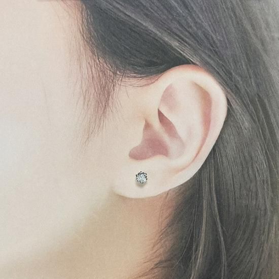 ダイヤモンド ピアス 一粒 0.7ct Pt900 6本爪 0.35×0.35ct ダイヤモンド ピアス 一粒 0.7ct Pt900 6本爪 0.35×0.35ct