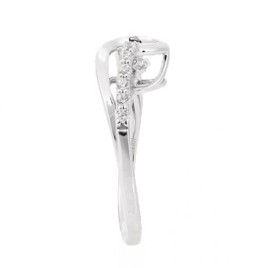 ダンシングストーン ダイヤモンド リング 0.2ct Pt900 揺れる