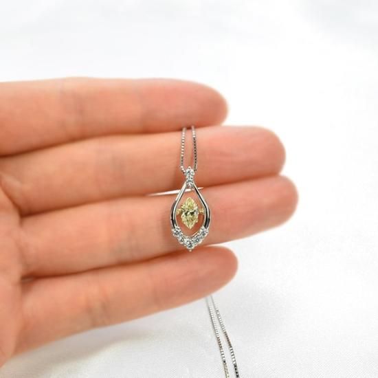 0.5ct イエローダイヤモンド マーキス ダンシングストーン ネックレス