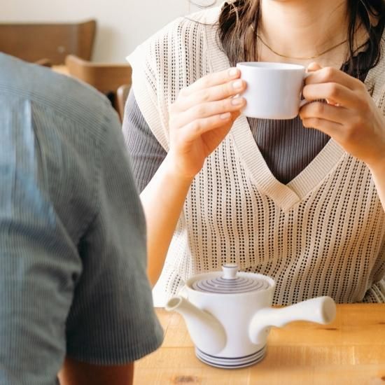 白磁渦 急須【波佐見焼】 ステンレス茶漉し付き | 高品質な波佐見焼