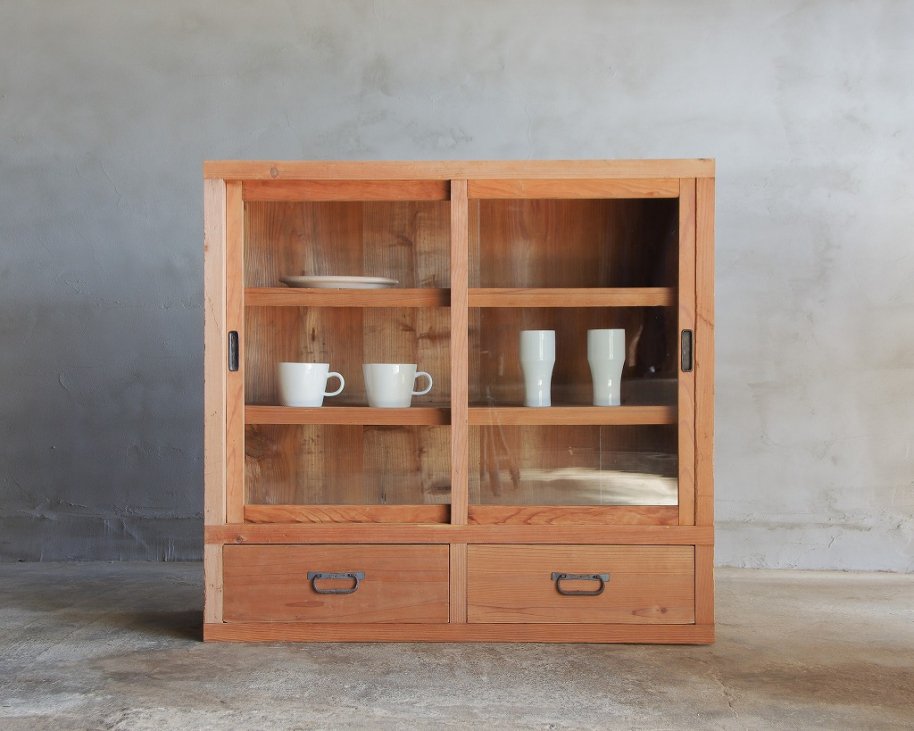 新品同様 食器棚 収納棚 天然木材 重厚家具 アンティーク食器棚 直接 ...
