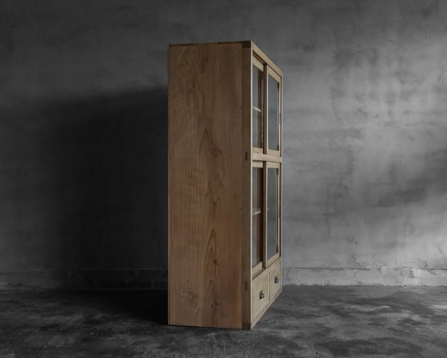 栗の食器棚／ガラス戸棚／水屋 アンティーク・古家具 FUNNEL