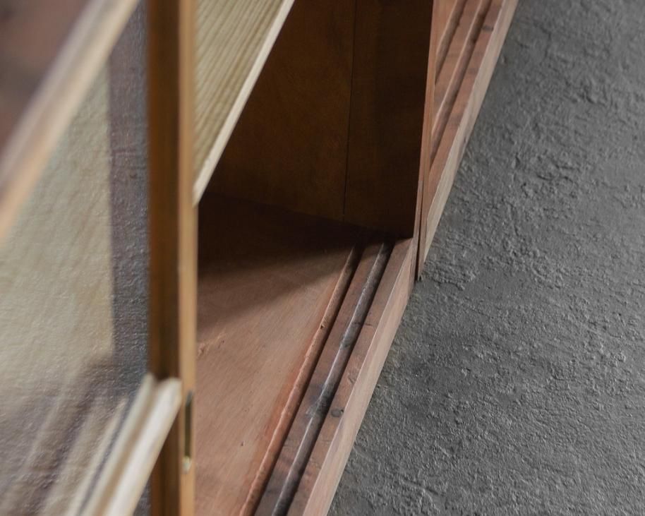 ドイツで買った食器棚　材質:桜の木 桜の重ね戸棚／食器棚 古家具 FUNNEL