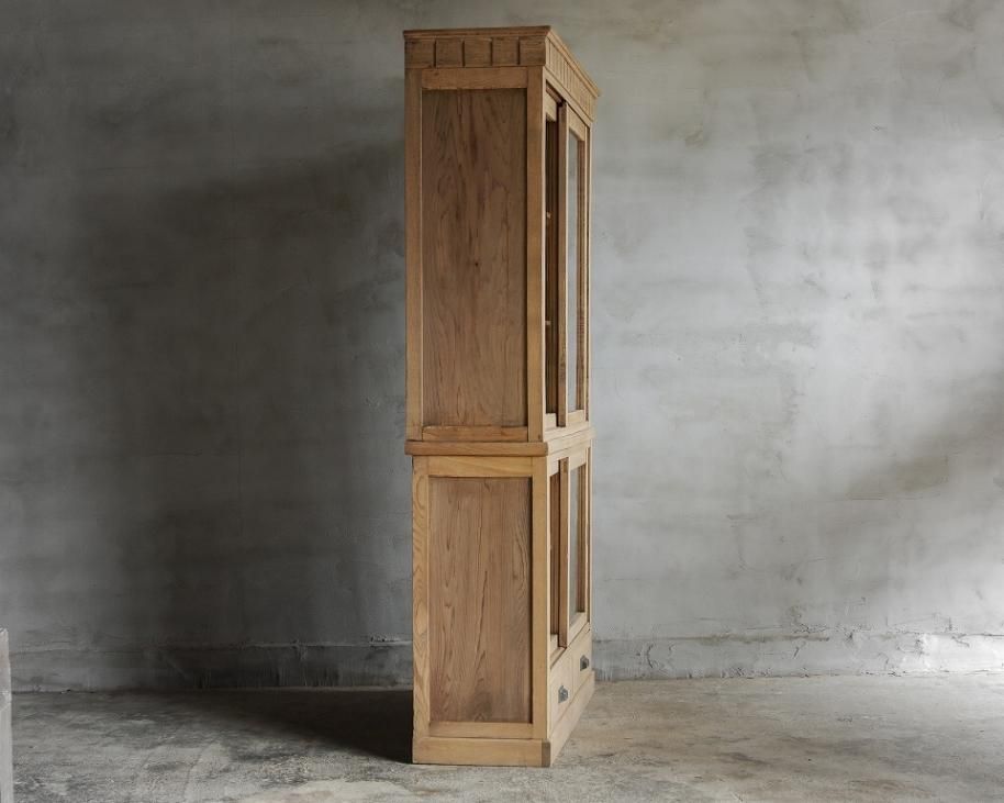 食器棚 ガラス戸棚 飾り棚￼ ガラス戸棚《古家具 食器棚 飾り棚》 | Rem Remake Furniture