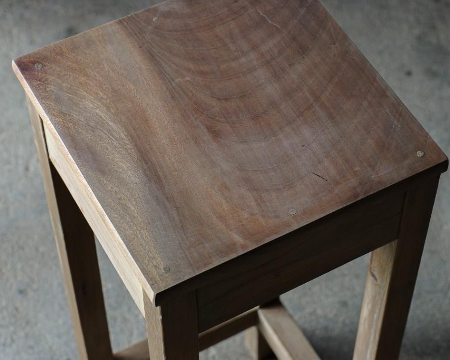 展示台　スツール rokkaku stool［ロッカクスツール］｜スツール・花台｜graf