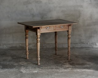 挽き脚の机／テーブル